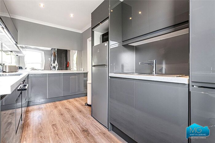 4 Bedroom Flat To Rent In Fordwych Road, West Hampstead, London, NW2