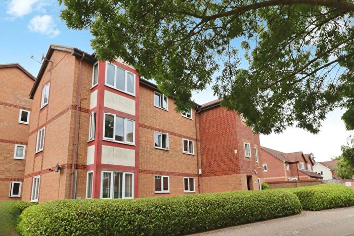 2 Bedroom Flat For Sale In Ramshaw Drive, Chelmsford, CM2
