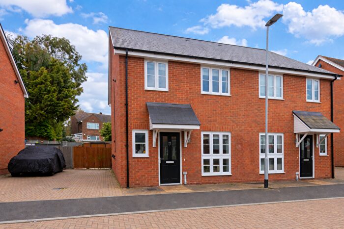 3 Bedroom Semi Detached House For Sale In Great Clayne Road, Gravesend, DA12