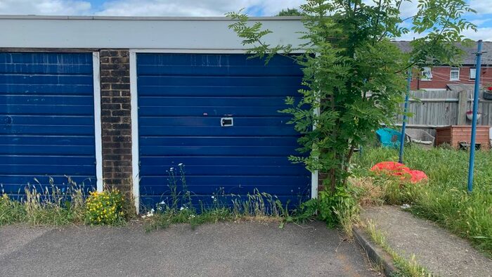 Parking/garage To Rent In St. Saviours Road, Croydon, CR0