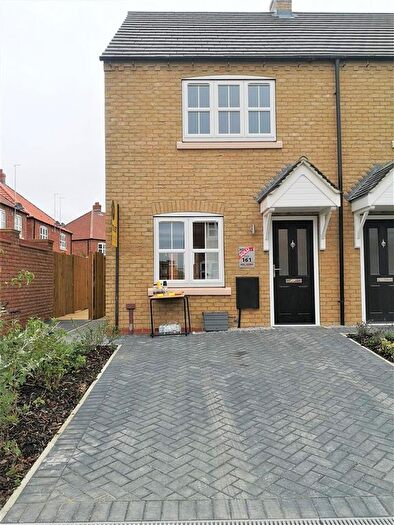 2 Bedroom End Of Terrace House To Rent In Lumley Avenue, Kingswood, Hull, HU7