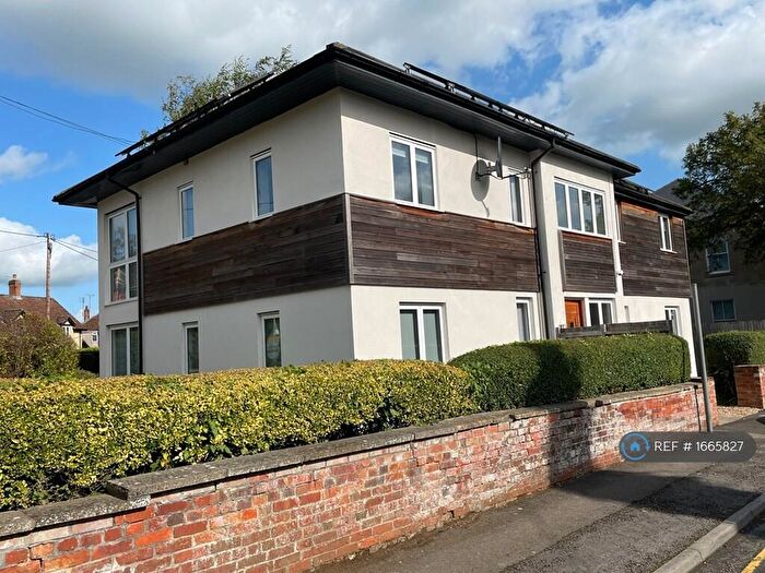 2 Bedroom Flat To Rent In Hawthorn Road, Chippenham, SN15