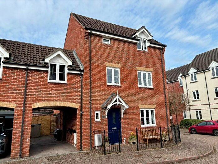 4 Bedroom Town House For Sale In Boyatt Wood, SO50