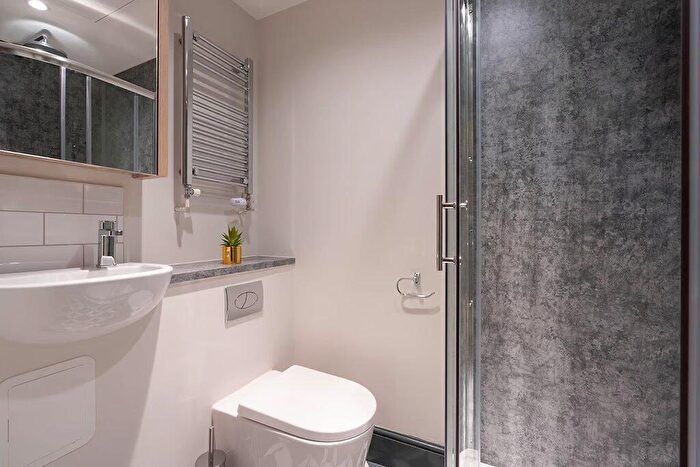 1 Bedroom House To Rent In A Rodney Street, L1