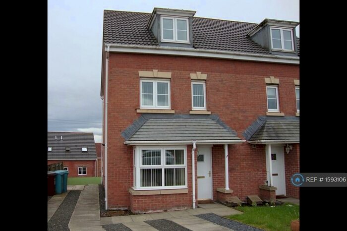 4 Bedroom Semi-Detached House To Rent In Hopepark Drive, Cumbernauld, Glasgow, G68