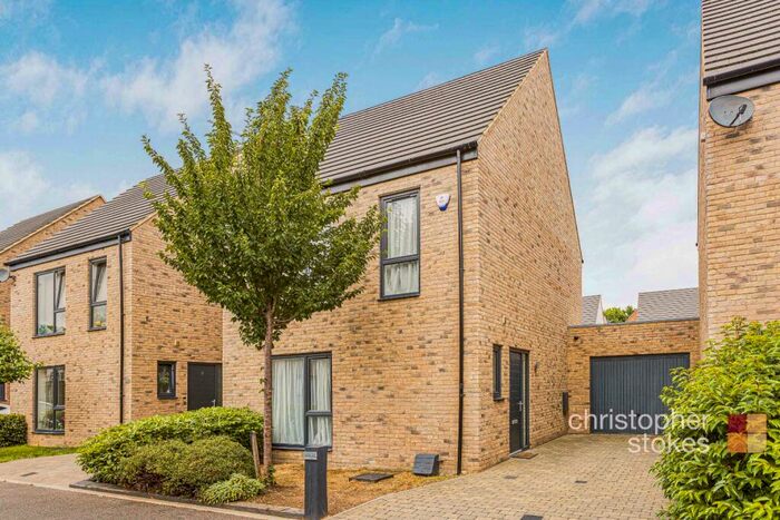 3 Bedroom Link Detached House To Rent In Beadman Road, Cheshunt, Waltham Cross, Hertfordshire, EN8