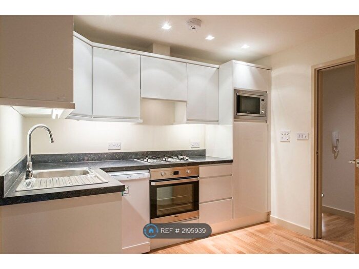 1 Bedroom Flat To Rent In Lower Street, Haslemere, GU27