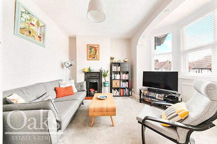 2 Bedroom Flat To Rent In Norbury Crescent, London, SW16