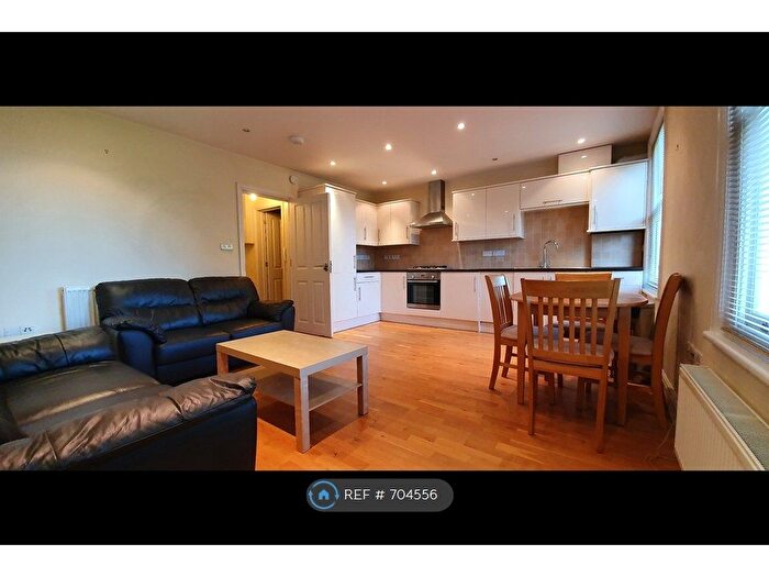 2 Bedroom Flat To Rent In Grange Park, London, W5