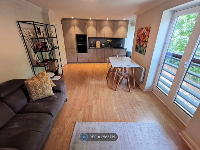 2 Bedroom Flat To Rent In Cathedral View, Winchester, SO23