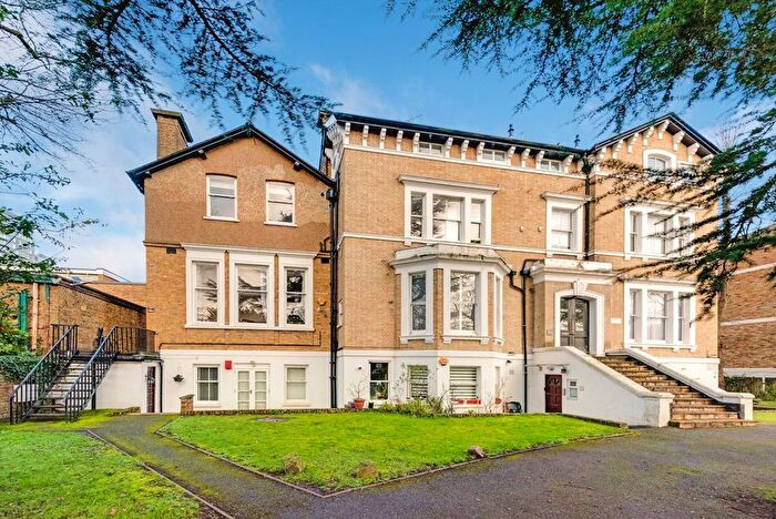 2 Bedroom Flat To Rent In Mattock Lane, Ealing, W5