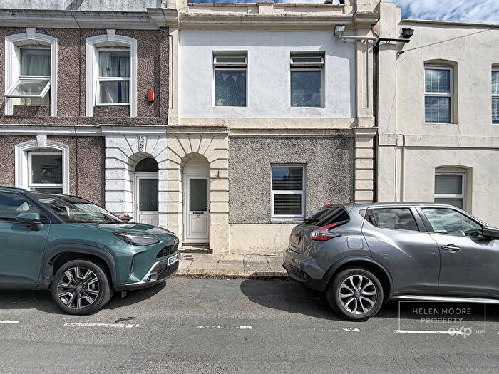 1 Bedroom Flat For Sale In Penrose Street, Plymouth, Devon, PL1