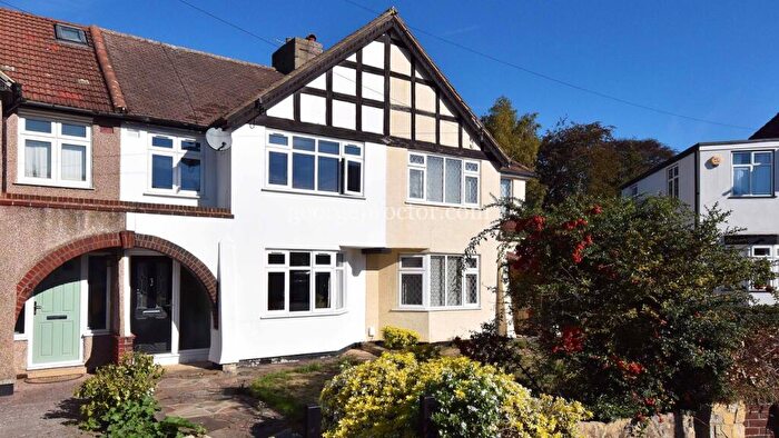 3 Bedroom Terraced House For Sale In Sunray Avenue, Bromley, BR2