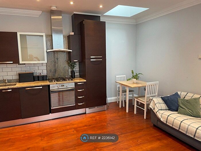 1 Bedroom Flat To Rent In Kingsland Road, London, E8