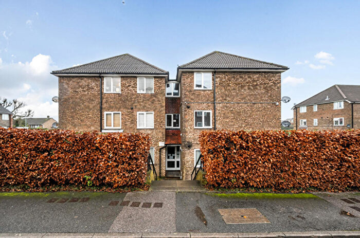 1 Bedroom Apartment For Sale In Abbey Mews, Dunstable, Bedfordshire, LU6