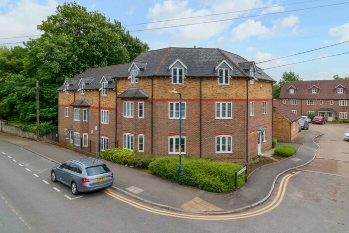 2 Bedroom Apartment To Rent In Beaverbrook Mews, Maidstone, ME16