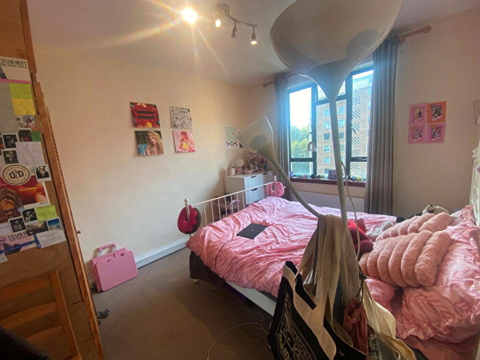 2 Bedroom Flat To Rent In Bed Flat/St. John Street, London, EC1R