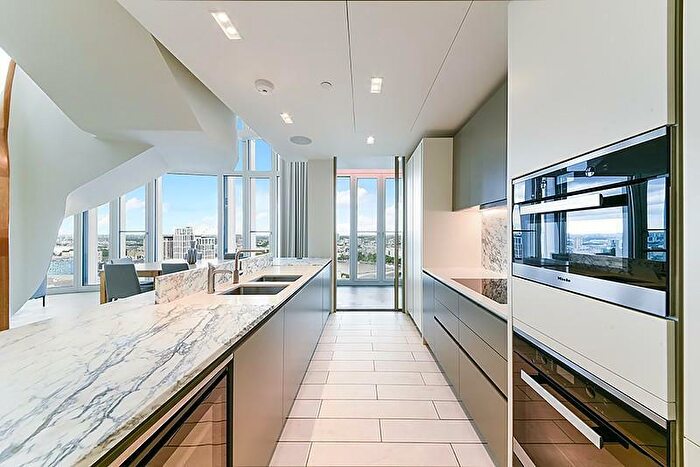 3 Bedroom Property To Rent In Upper Ground, London, SE1