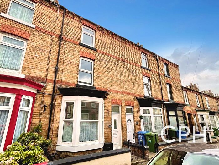 3 Bedroom Terraced House For Sale In Commercial Street, Scarborough, YO12
