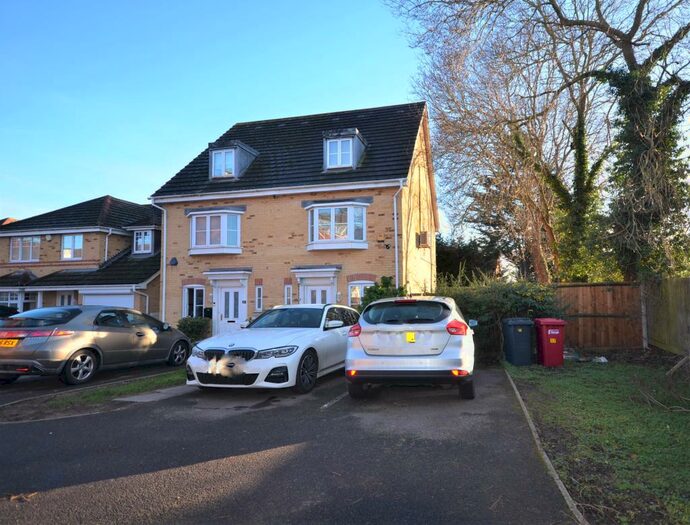 1 Bedroom Town House To Rent In Broomfield Gate, Farnham Royal, SL2