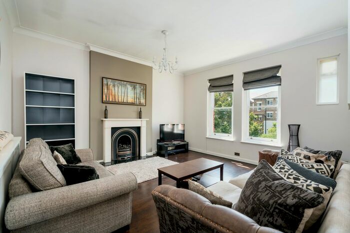 2 Bedroom Flat To Rent In Templar Street, London, SE5