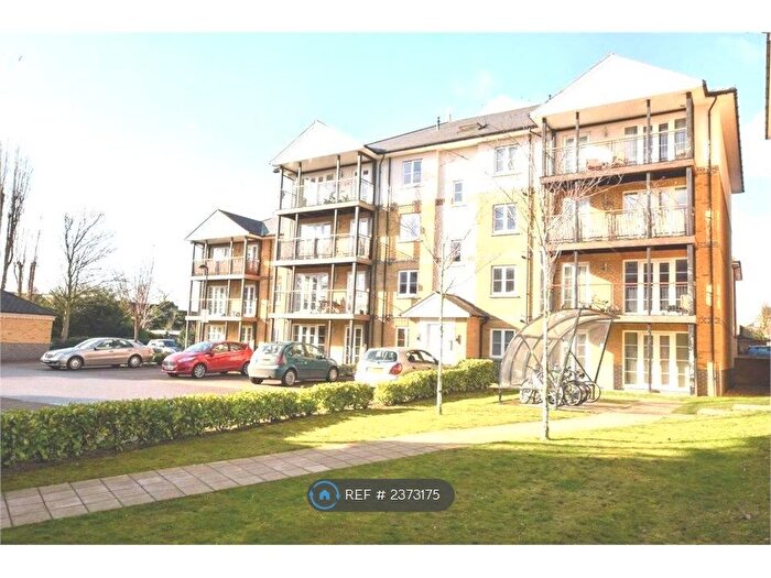 2 Bedroom Flat To Rent In Clarendon Way, Colchester, CO1