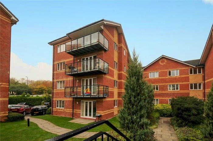 2 Bedroom Apartment To Rent In Capital Point, Temple Place, Reading, Berkshire, RG1