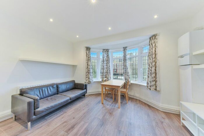 1 Bedroom Flat To Rent In Denmark Hill, London, London, SE5