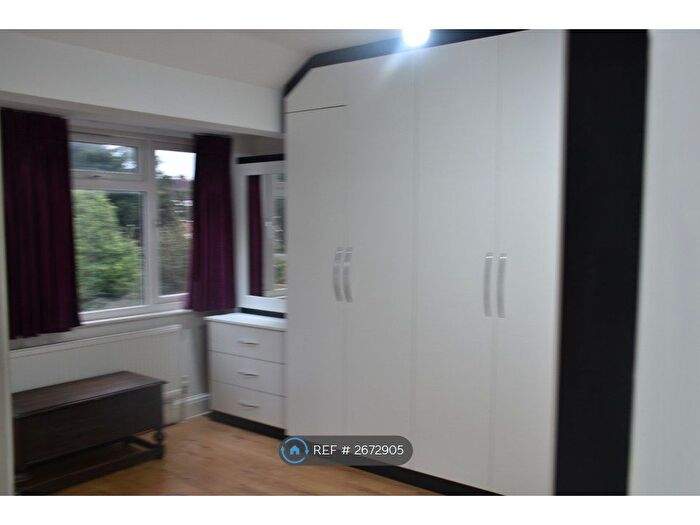 4 Bedroom Semi Detached House To Rent In Harley Road, Harrow, HA1