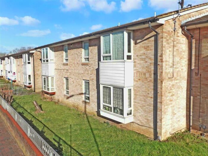 1 Bedroom Flat To Rent In Widgeons, Basildon, Essex, SS13