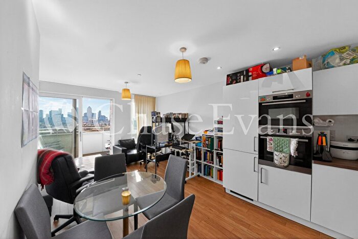 1 Bedroom Flat For Sale In Ivy Point, St. Andrew's, Hannaford Walk, Bromley-By-Bow, London, E3