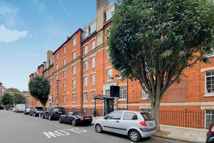 Studio To Rent In Harrowby Street, Marylebone, London, W1H