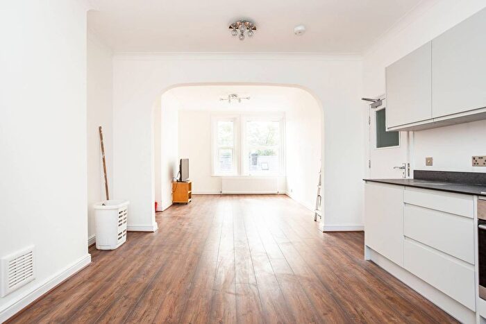 4 Bedroom Flat To Rent In High Street Mews, Wimbledon Village, London, SW19