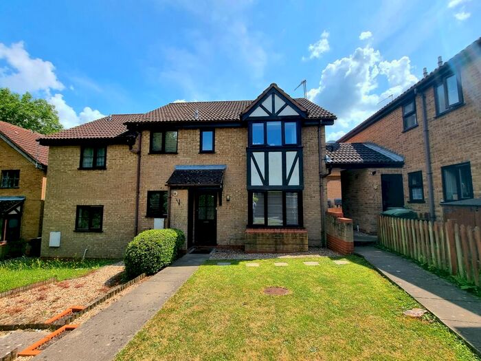 2 Bedroom Terraced House To Rent In The Pastures, Hemel Hempstead, HP1