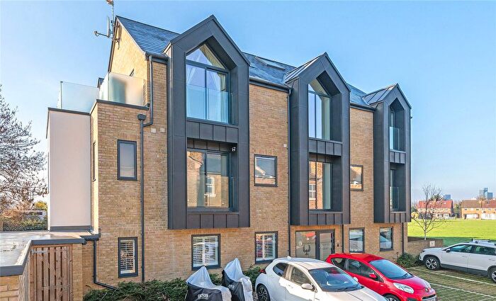 Studio To Rent In Groom Crescent, London, SW18