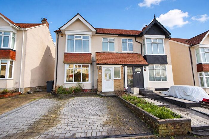 4 Bedroom Semi Detached House For Sale In Hillside Avenue, Widley, PO7