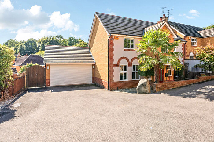 4 Bedroom Detached House For Sale In Meadowside, Tilehurst, Reading, RG31