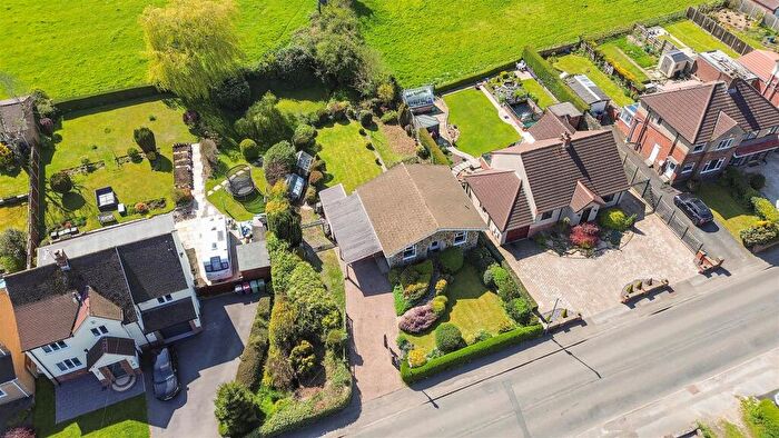 2 Bedroom Detached Bungalow For Sale In Nethermoor Road, Wingerworth, Chesterfield, S42