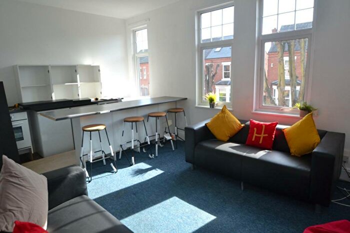 4 Bedroom Semi-Detached House To Rent In Chaworth Road, West Bridgford, NG2