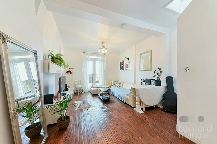 1 Bedroom Apartment To Rent In Coniston Road, Muswell Hill, N10