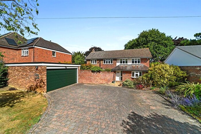 4 Bedroom Detached House For Sale In Links Drive, Chelmsford, Essex, CM2