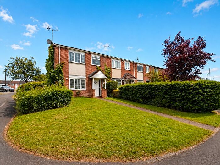 3 Bedroom End Terrace House For Sale In The Droveway, Claregate, Wolverhampton, WV8