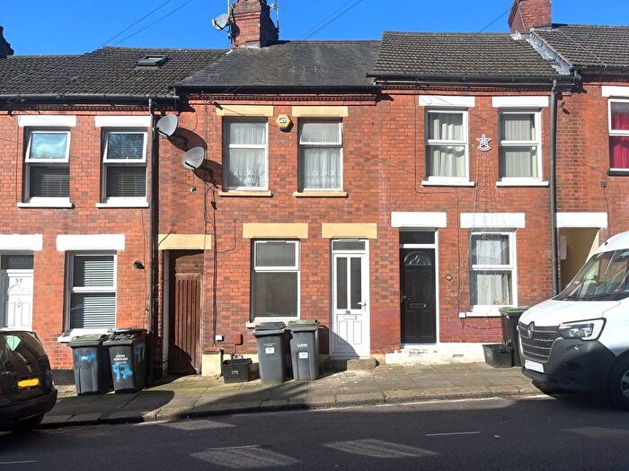 2 Bedroom Terraced House To Rent In Hartley Road, Luton, LU2
