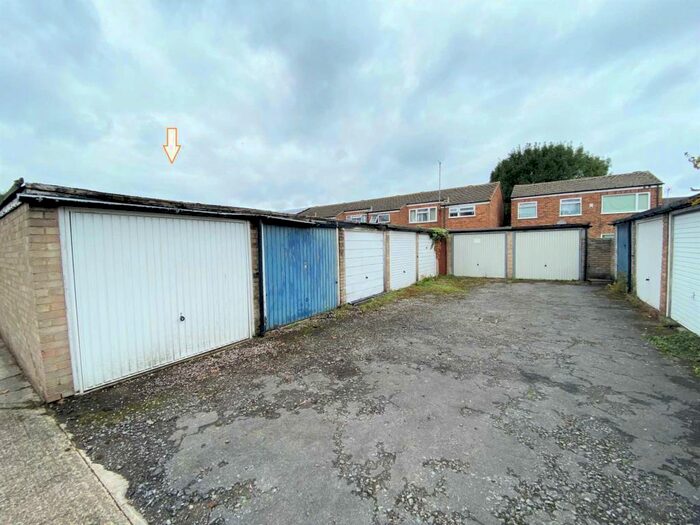 Garage / Parking To Rent In Teddington Close, Canterbury, CT1