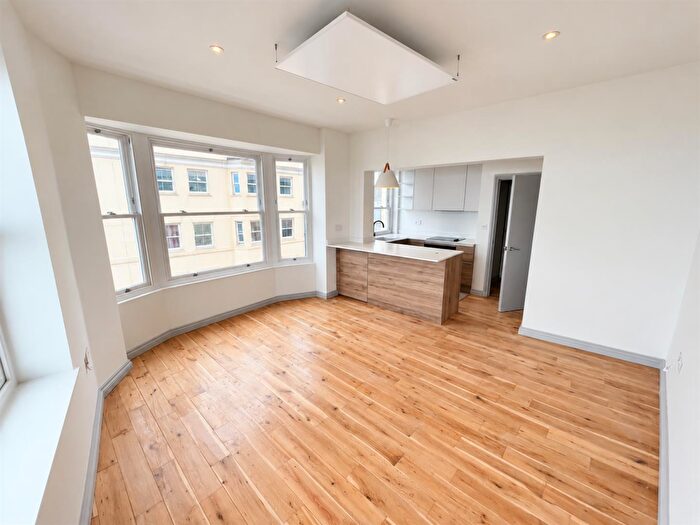 1 Bedroom Flat To Rent In Kings Road, Brighton, BN1