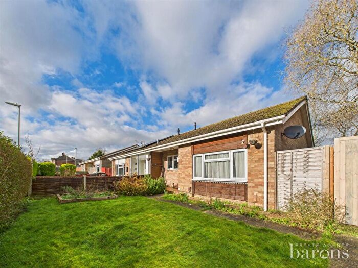 1 Bedroom Semi-Detached Bungalow For Sale In Elizabeth Road, Basingstoke, RG22