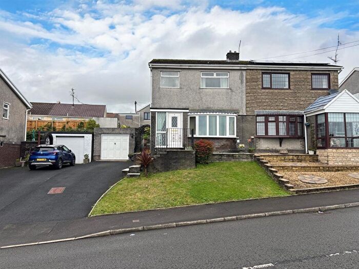3 Bedroom Semi Detached House For Sale In Heol Beili Glas, Llanelli, SA14