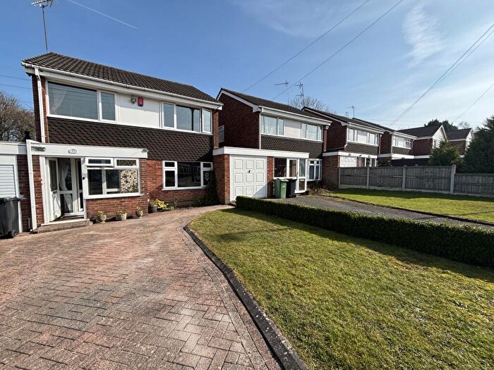 3 Bedroom House To Rent In Woodbury Road, Halesowen, B62