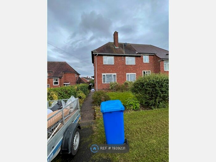 3 Bedroom Semi-Detached House To Rent In Rydal Crescent, Chesterfield, S41