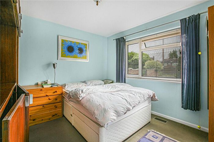 3 Bedroom Bungalow For Sale In Beechfield Close, Redbourn, St. Albans, Hertfordshire, AL3